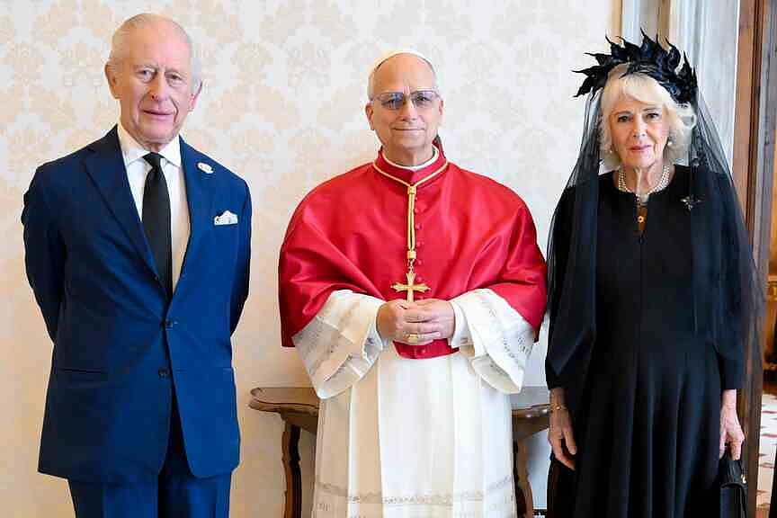Royals worship with pope at Vatican