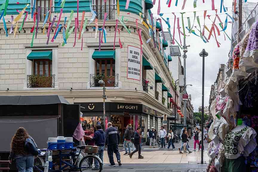 Mexican economy shrinks slightly in 3Q