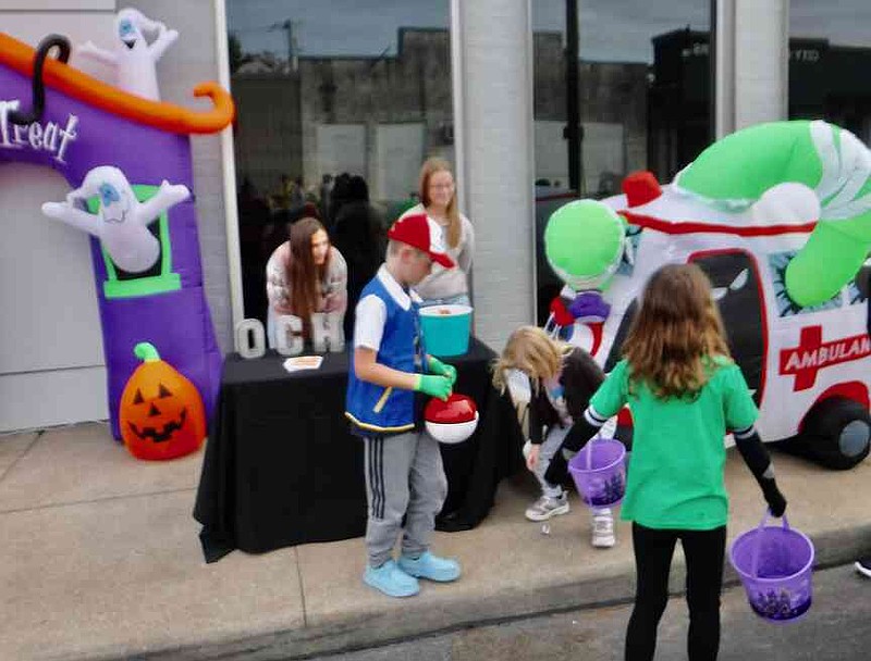 Gravette hosts Trick or Treat on Main event | Westside Eagle Observer