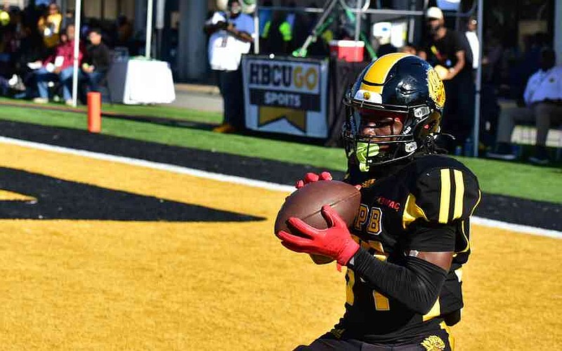 Wide receiver D'Avery Robinson of UAPB pulls down a touchdown pass in the first quarter. (Pine Bluff Commercial/I.C. Murrell)