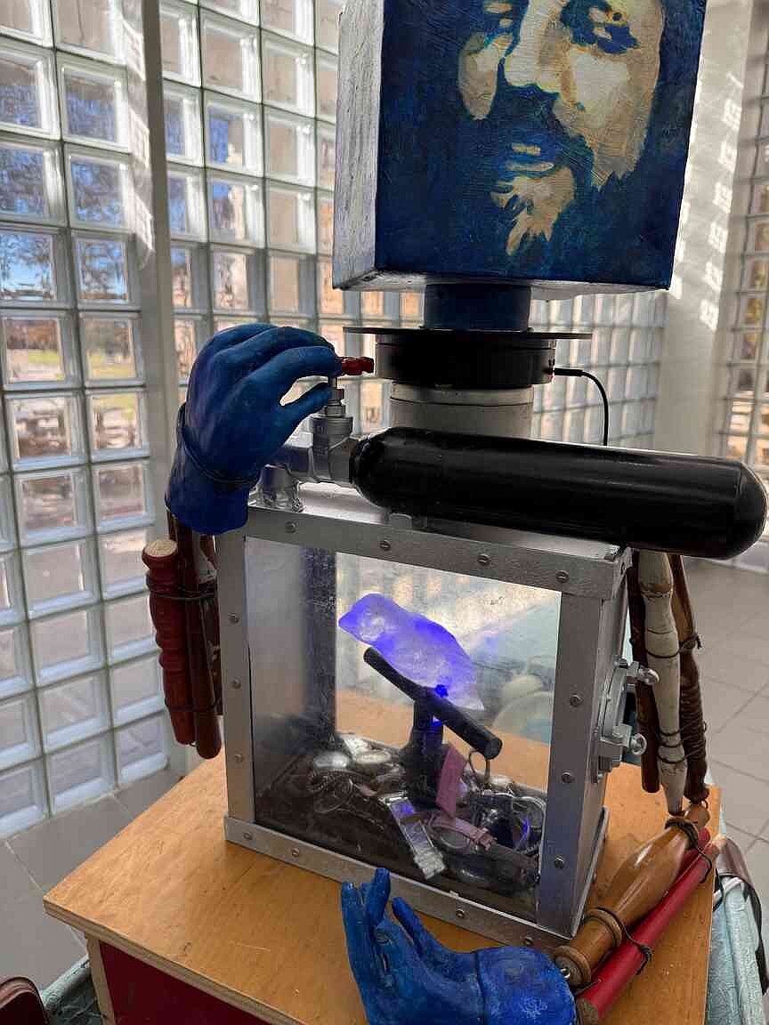 UAM opens free exhibition of sculpture, mixed-media art