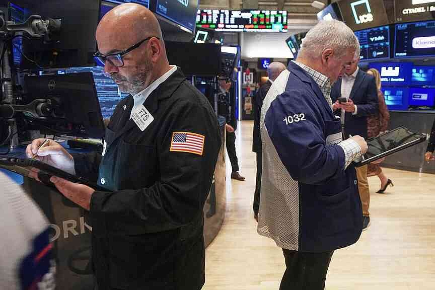 Stocks rally to start short week