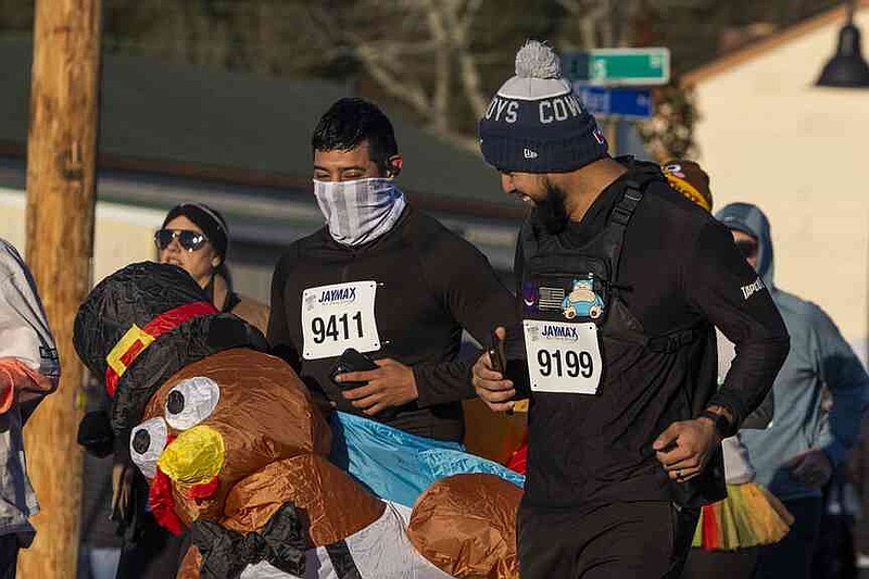 Turkeys on the run | River Valley Democrat-Gazette