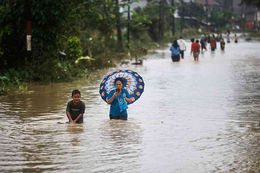 69 dead after floods, landslides in Indonesia