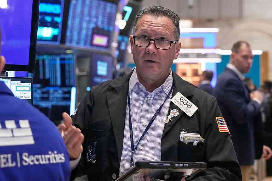 Stocks rise for fifth straight day to end rocky month