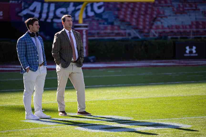 South Carolina falls to rival, finishes 4-8