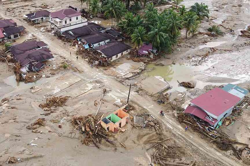 More than 1,300 dead from floods in Indonesia, Sri Lanka and Thailand ...