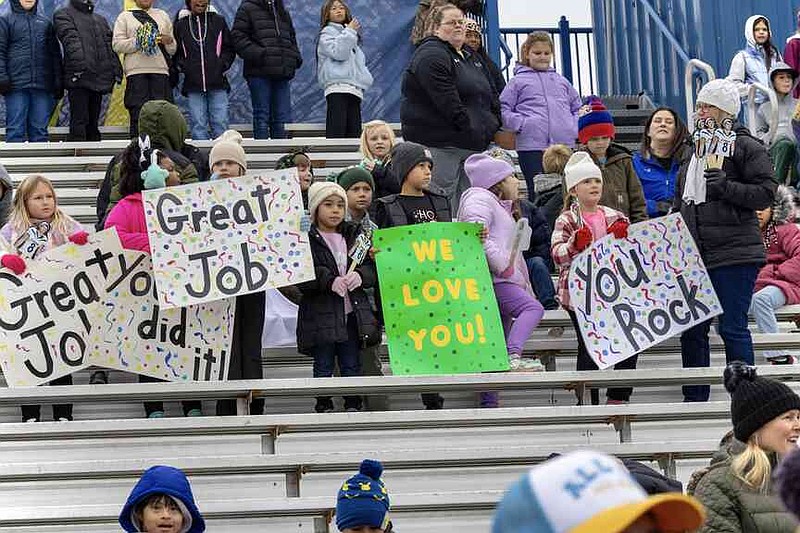 WATCH | Cold morning, warm support: Lakeside sends Rams to 5A state ...
