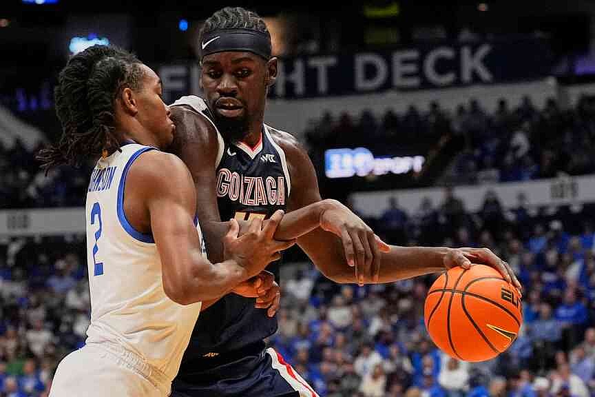 Gonzaga rolls past Kentucky
