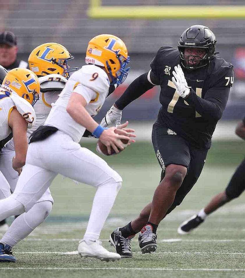 Lakeside Rams fall short as Robinson Senators roll, 34-19, to 5A ...