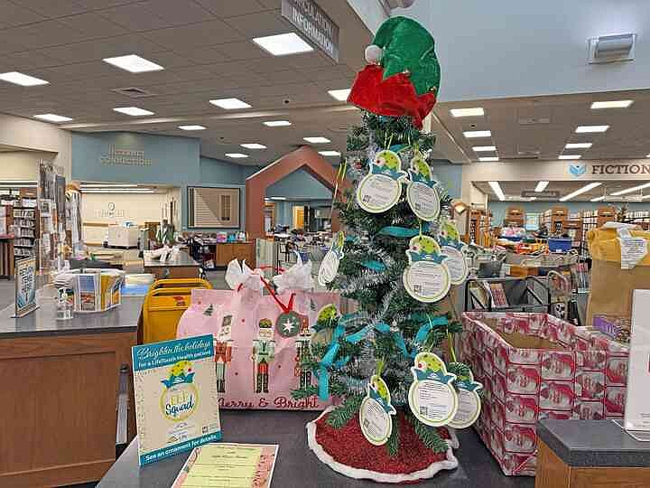 Garland County Library features LifeTouch Health Hospice Tree for those in hospice care