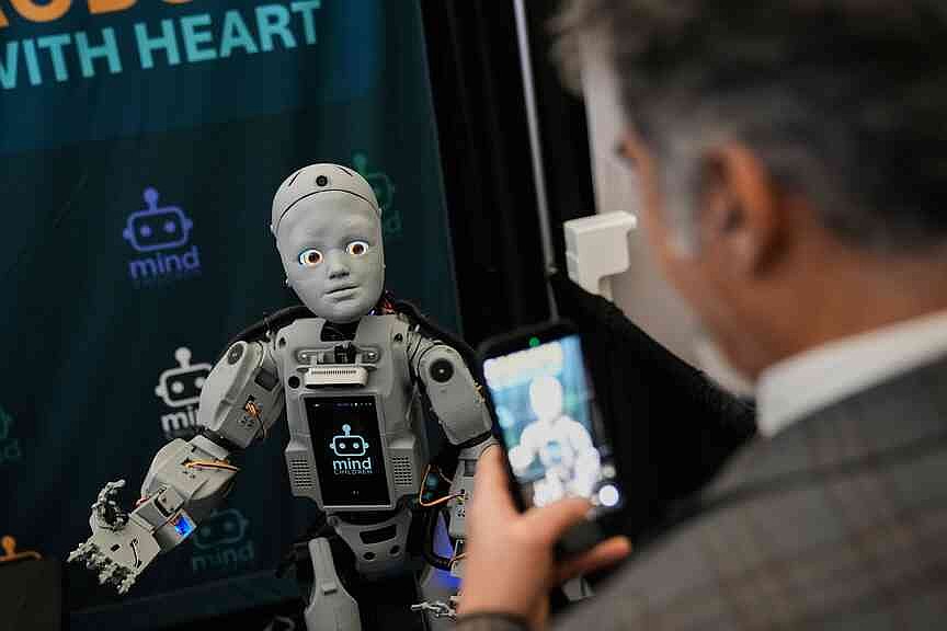 arkansasonline.com - MATT O’BRIEN The Associated Press - Firms showcase humanoid robots | Arkansas Democrat Gazette