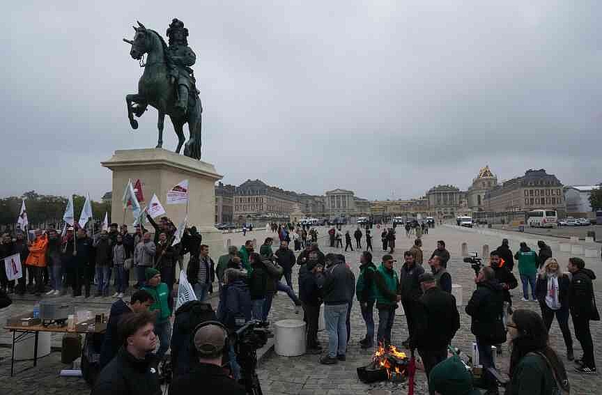 France asks EU delay vote on deal