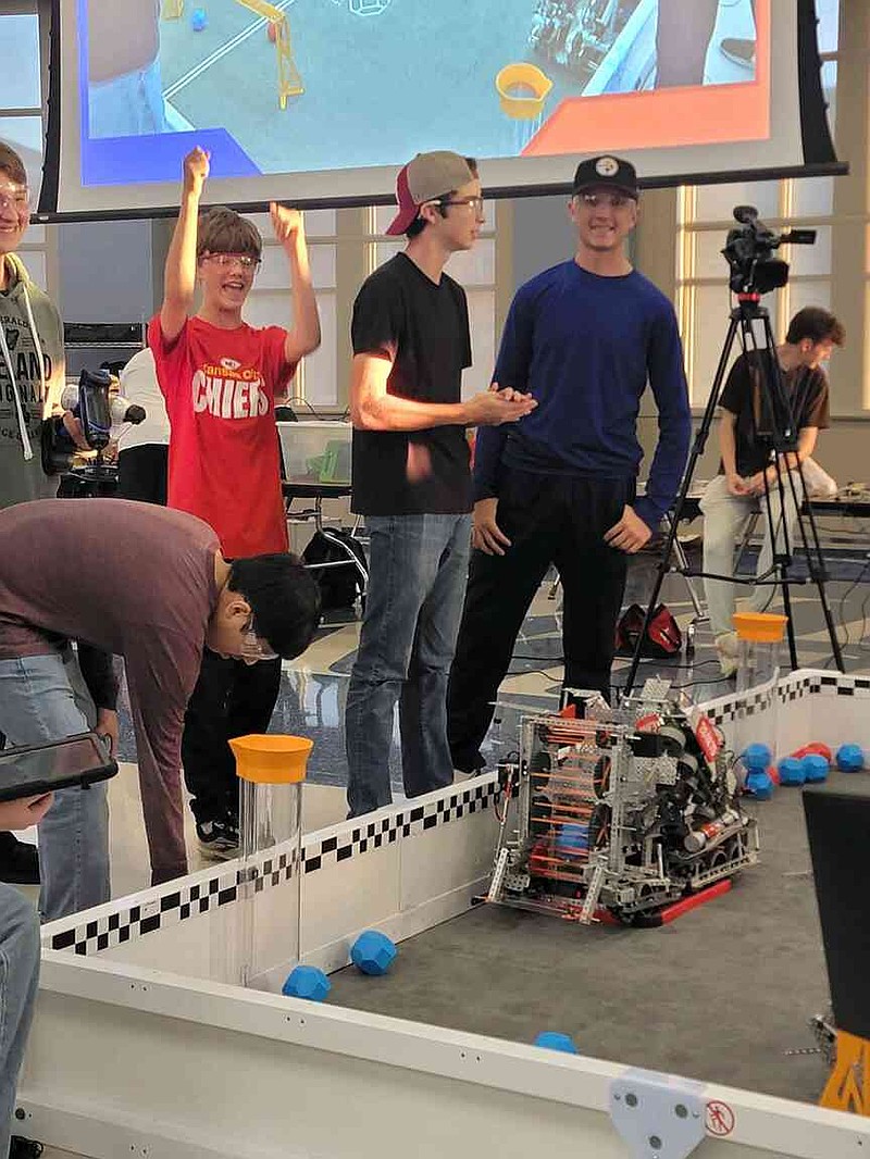 Competition Robotics holds STEM Camp fundraiser | The Herald Leader