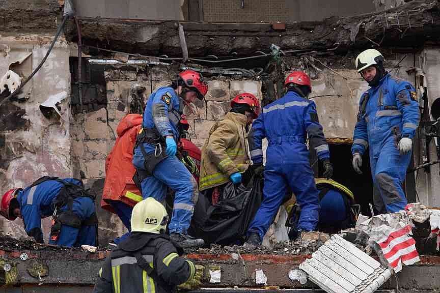 Russian bombardment puts wrench in US talks