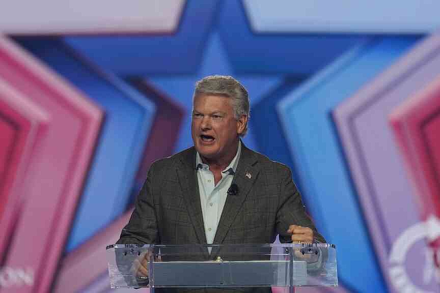 Watchdog reports on legislator’s top aide