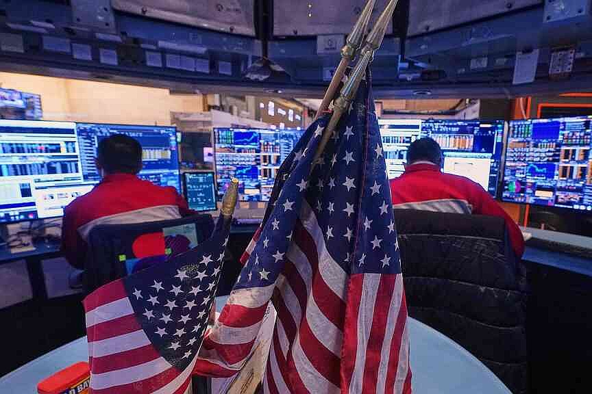 Stocks see small gains amid White House, Fed feud