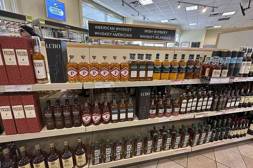 Canadians back US booze boycott