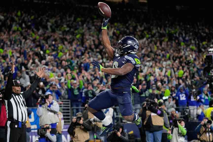 Seattle begins romp on opening kick