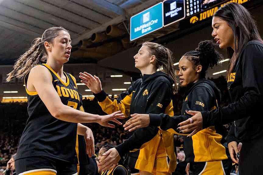 Iowa women break back into the top 10