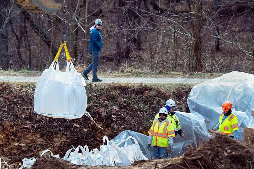 Sewage pipe bursts upstream of D.C.