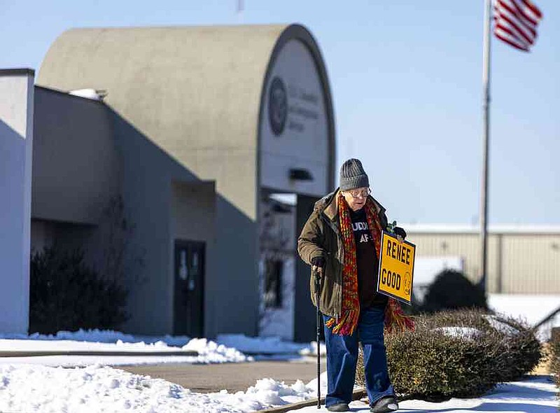 River Valley residents protest ICE shootings of Renee Good and Alex ...
