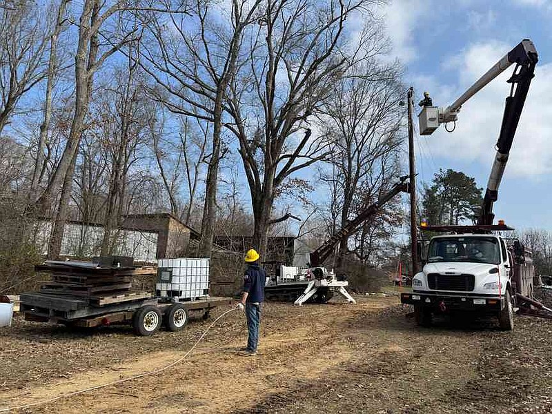 Outages persist as arctic blast looms | The Arkansas Democrat