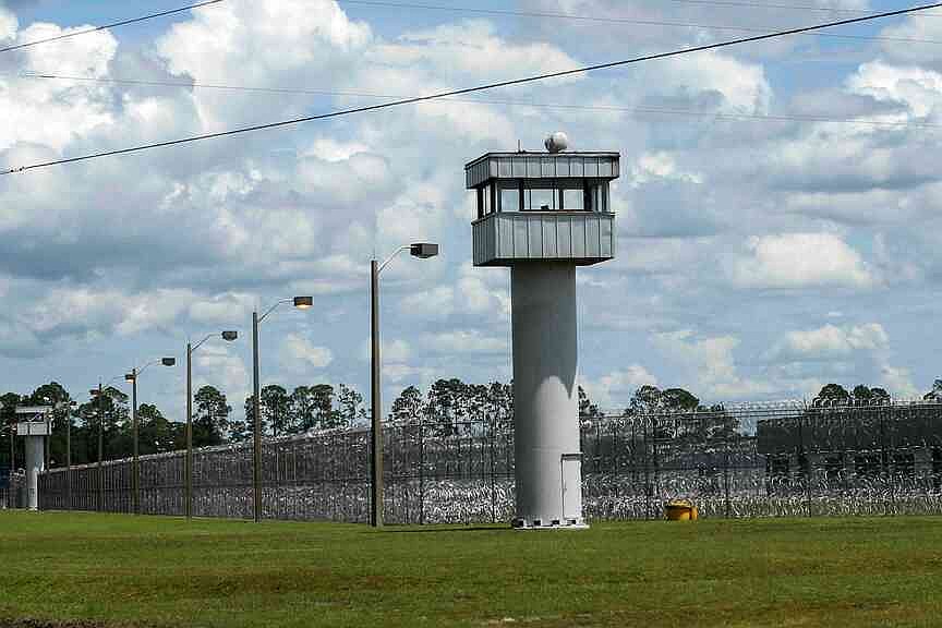 Pepper spray used on Florida detainees