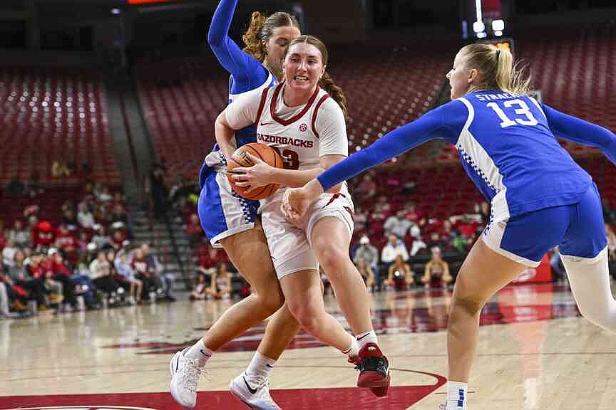 Kentucky women complete UA sweep