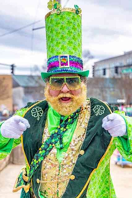 World’s Tallest Leprechaun to hand role to Inman-Crawley at Shortest St. Pat’s parade