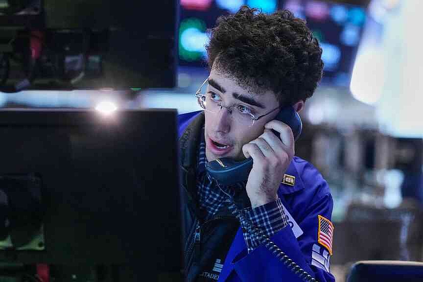 US stocks down, oil prices up on AI, Iran worries