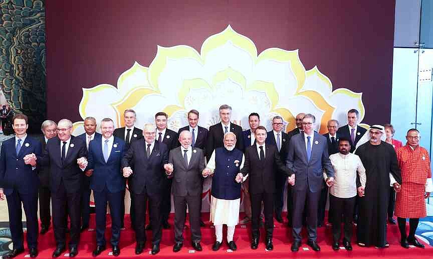 India hosts leaders, execs for AI summit