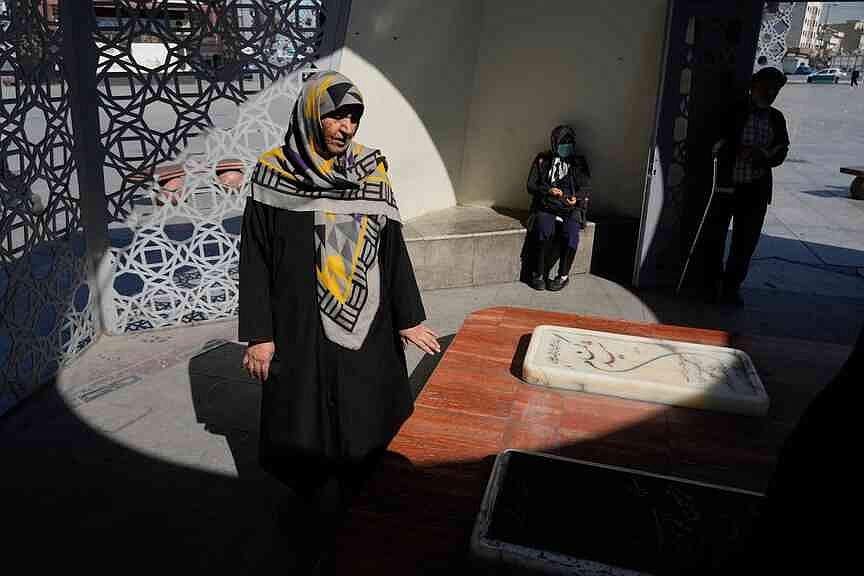 Iran holds drills with Russia; US ships near ahead of talks