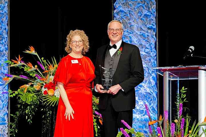 National Park Medical Center cardiologist presented Howe-Warren Award