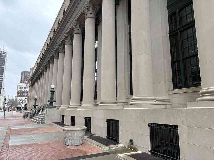 Judge questions effectiveness of proposed settlements in Illinois River pollution case