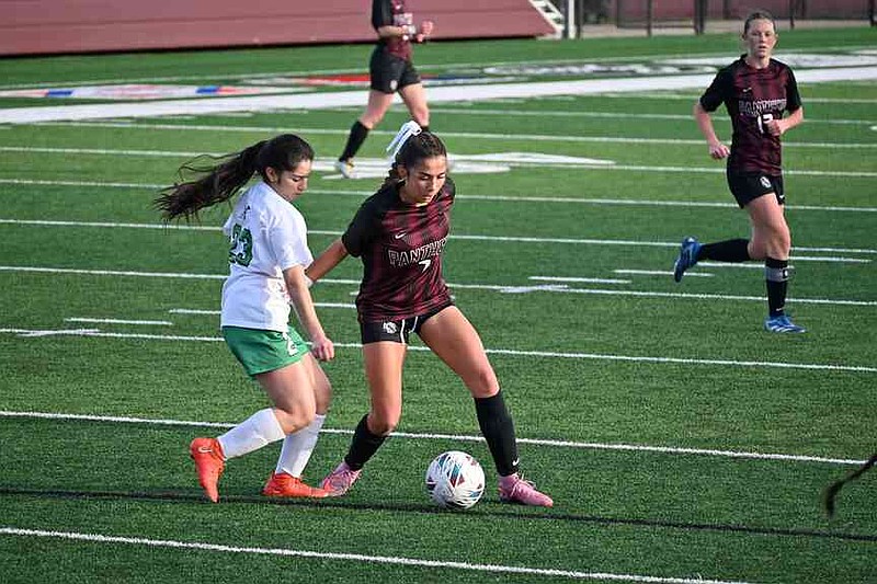 Lady Panthers open on scoring tear | The Herald Leader