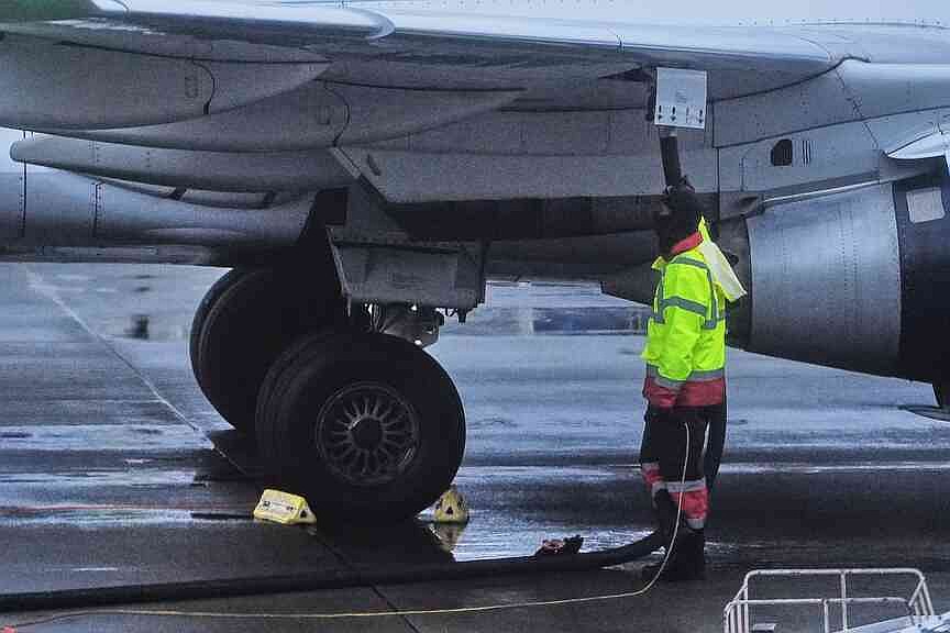 arkansasonline.com - RIO YAMAT The Associated Press - Increasing prices for jet fuel put cost pressure on airlines | Arkansas Democrat Gazette