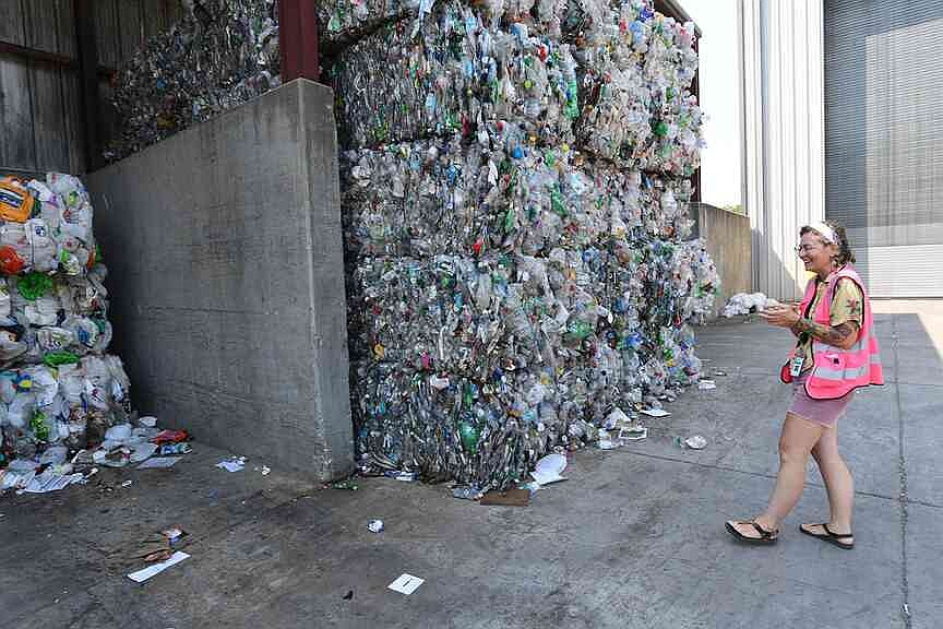 Fayetteville asks residents to pick cart sizes for recycling program that is set to launch in June