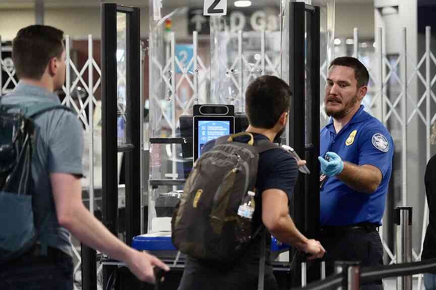 Travelers demand paychecks for TSA