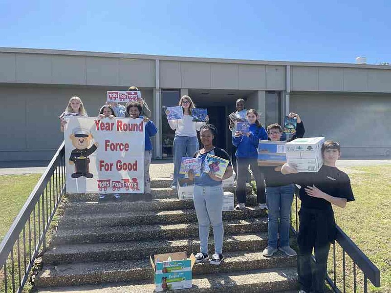 Star City Middle School students help collect books for literacy program