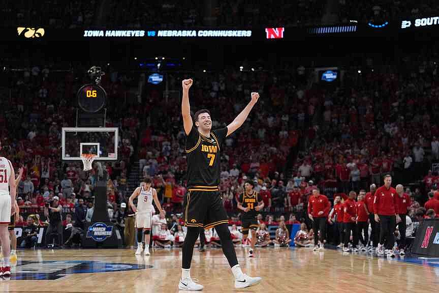 Iowa continues improbable run, decks Nebraska