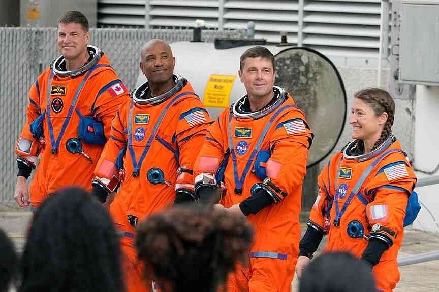 NASA launches lunar mission | The Arkansas Democrat-Gazette