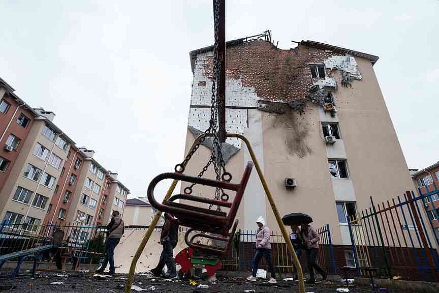 Airstrikes by Russia leave at least 8 dead in Ukraine