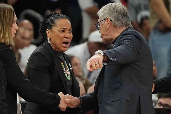 Auriemma apologizes for heated altercation | Northwest Arkansas
