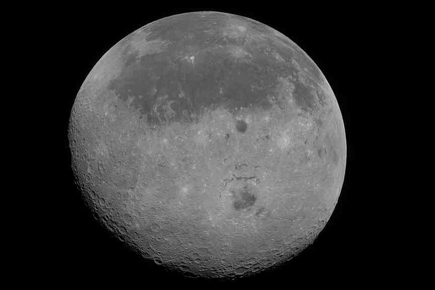 Artemis crew breaks record in lunar flyby