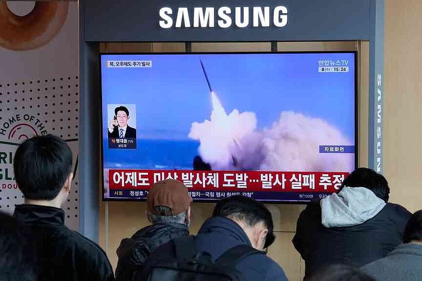 N. Korea fires missiles at sea