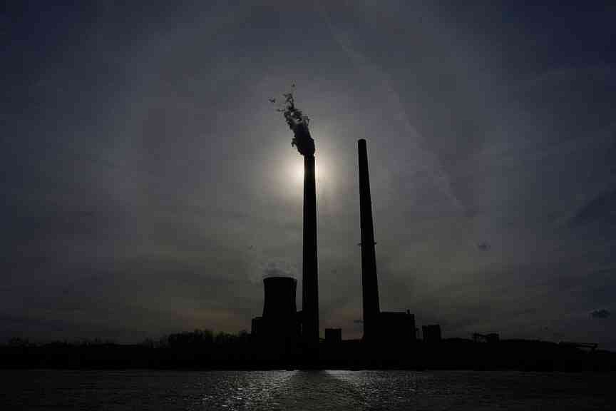 arkansasonline.com - MICHAEL PHILLIS AND ALEXA ST. JOHN THE ASSOCIATED PRESS - US eyes easing rules for coal ash disposal | Arkansas Democrat Gazette