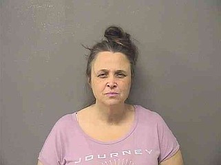Hot Springs woman arrested for alleged threats to torture, kill law enforcement officer