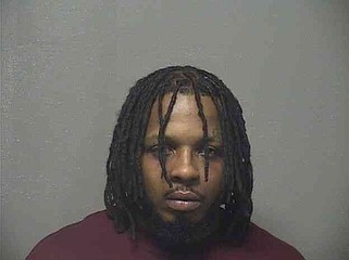 Hot Springs felon arrested after fleeing traffic stop, allegedly tossing gun on roof