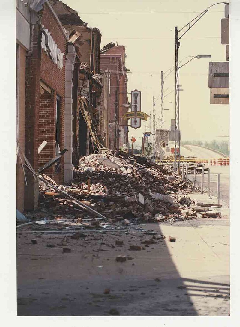 Tremendous roar': 30 years later, residents recall F3 tornado that